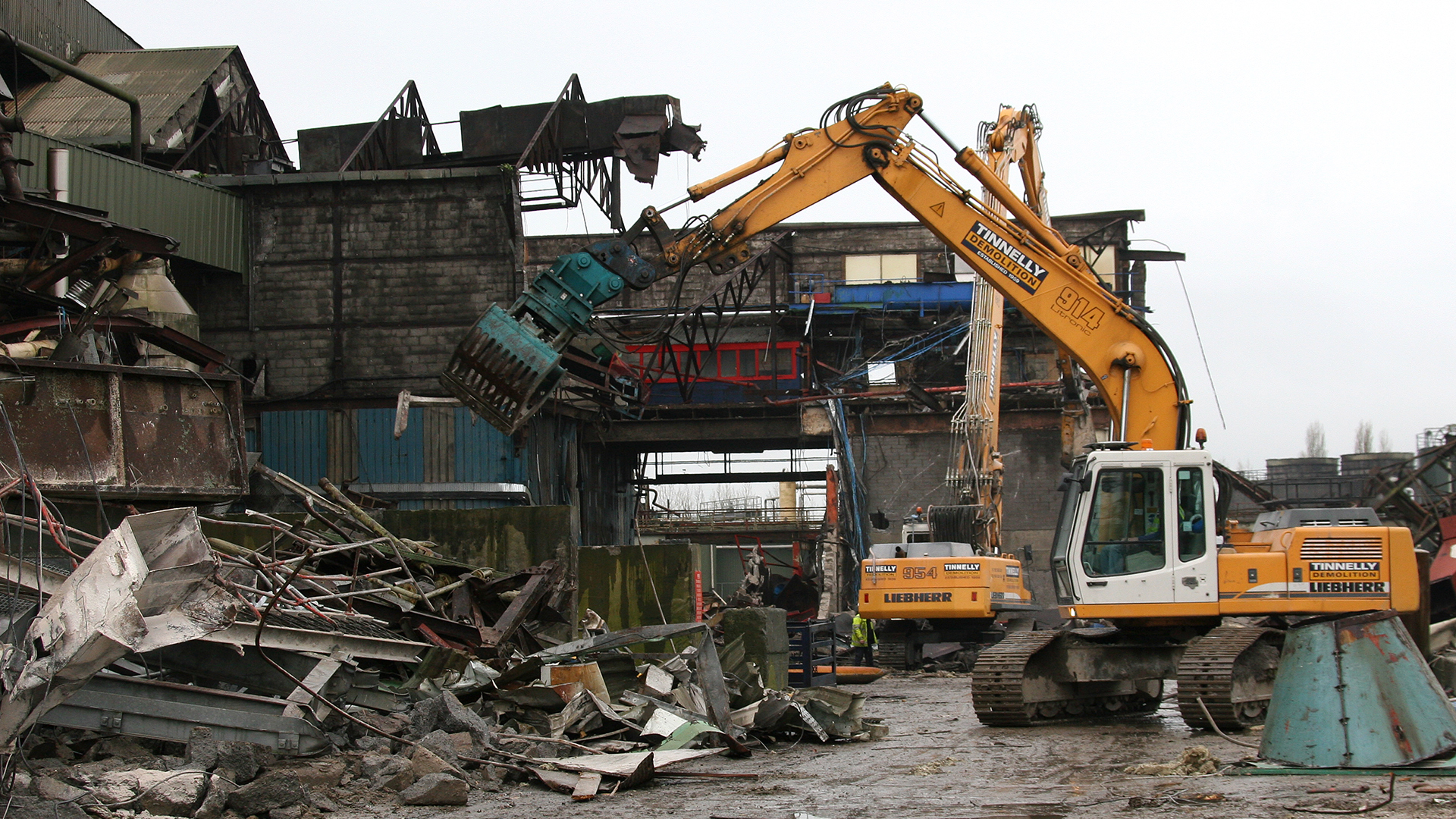 Demolition перевод. Разрушение зданий и сооружений демолюшеном. Уро Demolition. Demolition группа. Demolition застройка.